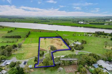 House For Sale - NSW - Raymond Terrace - 2324 - EXPANSIVE TRI-LEVEL HOME WITH STUNNING RIVER VIEWS!  (Image 2)