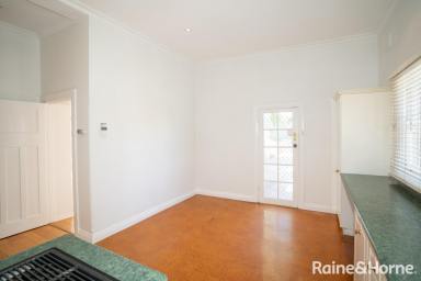 House Leased - NSW - Turvey Park - 2650 - LARGE LIVING IN A SOUGHT AFTER LOCATION  (Image 2)