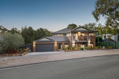 House For Sale - VIC - Strathdale - 3550 - Luxury Living In Premium Strathdale Location  (Image 2)