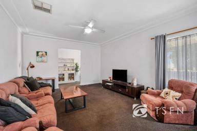 House For Sale - VIC - Flora Hill - 3550 - Fabulous Flora Hill First Home or investment  (Image 2)