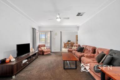 House For Sale - VIC - Flora Hill - 3550 - Fabulous Flora Hill First Home or investment  (Image 2)