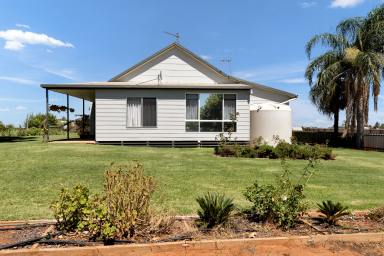 House For Sale - VIC - Red Cliffs - 3496 - You can't go wrong with Coorong!  (Image 2)