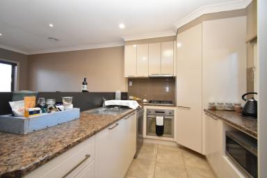 House For Lease - VIC - Wodonga - 3690 - NEAT & TIDY  (Image 2)