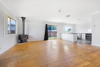 House For Lease - NSW - Tamworth - 2340 - THREE BEDROOM HOME IN SOUTH TAMWORTH  (Image 2)