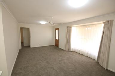 Unit For Sale - VIC - Rochester - 3561 - QUALITY TWO-BEDROOM UNIT IN PRIME LOCATION  (Image 2)