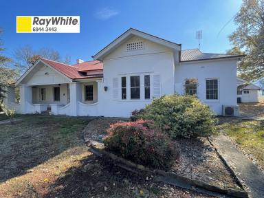 House For Sale - NSW - Gundagai - 2722 - Historic Homestead "Trinity Lee" in Gundagai  (Image 2)