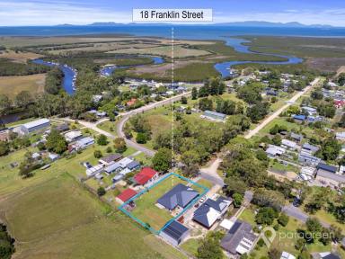 House For Sale - VIC - Port Franklin - 3964 - LARGE FAMILY HOME IN PORT FRANKLIN  (Image 2)