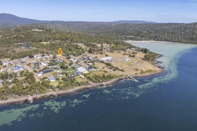 House For Sale - TAS - Murdunna - 7178 - Seaside Relaxed Coastal Living Approx. 1hr from Hobart  (Image 2)