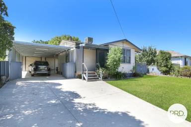 House For Sale - NSW - North Albury - 2640 - CHARMING TWO-BEDROOM HOME WITH SHED  (Image 2)