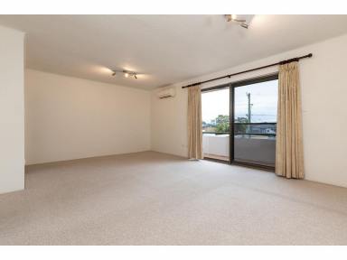 Unit For Lease - NSW - Tuncurry - 2428 - Spacious 2 bedroom Unit In The Heart Of Tuncurry  (Image 2)