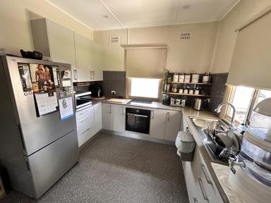 House For Lease - NSW - Grafton - 2460 - RENOVATED 2 BEDROOM COTTAGE  (Image 2)