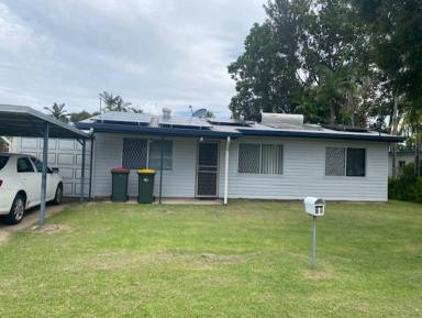 House For Sale - QLD - Park Avenue - 4701 - Low maintenance Live style Lowset Home, Enjoy the convenience of having shopping, dining, and amenities just a short drive away.  (Image 2)