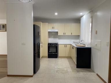 Unit For Lease - VIC - Swan Hill - 3585 - Comfortable Living  (Image 2)