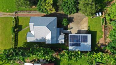House For Sale - QLD - Tully - 4854 - Majestic Meets Modern $499,000  (Image 2)