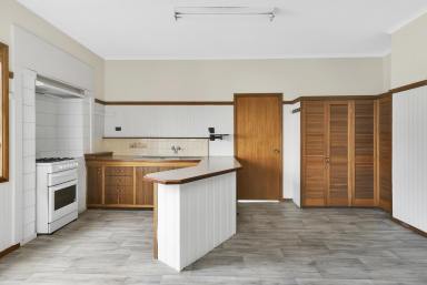 House Leased - VIC - Portland - 3305 - Great Location!  (Image 2)