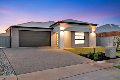 House For Sale - VIC - Irymple - 3498 - Luxury, Space & Sophistication in Irymple's Finest Pocket  (Image 2)