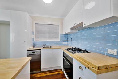 Unit For Lease - QLD - Burnett Heads - 4670 - Upstairs 3 bedroom unit with Pool and Yard  (Image 2)