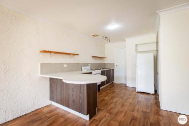 House For Lease - NSW - East Albury - 2640 - SPACIOUS TWO BEDROOM UNIT  (Image 2)