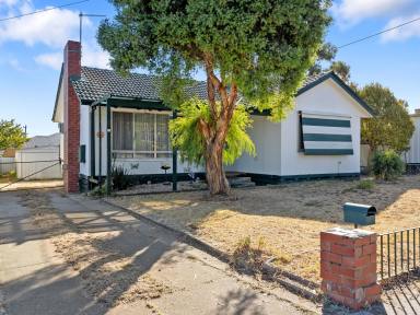 House For Sale - VIC - Seymour - 3660 - Affordable Family Living in Seymour  (Image 2)