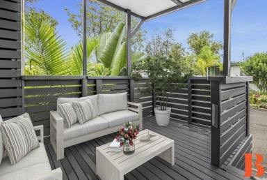 Retirement For Sale - NSW - Green Point - 2251 - Ideal Village Home for Relaxation - Two Bedrooms - Two Outdoor Living Areas  (Image 2)