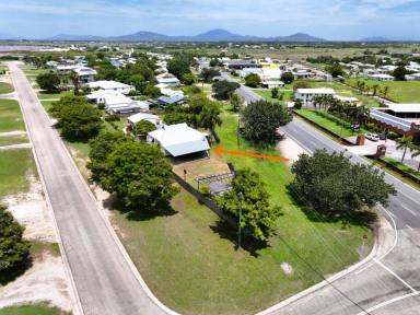 House For Sale - QLD - Bowen - 4805 - Home or Investment - You Decide  (Image 2)