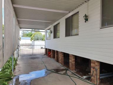 House For Sale - NSW - Muswellbrook - 2333 - VINYL CLAD TWO (2x) B/R HOME WITH THREE BAY GARAGE/WORKSHOP, HIGH SIDE 14 MTR CARPORT  (Image 2)