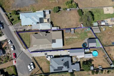 House For Sale - TAS - New Norfolk - 7140 - Spacious Family Home with Endless Potential  (Image 2)