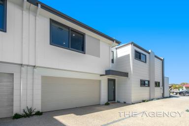 Townhouse For Sale - WA - Rockingham - 6168 - Bespoke Luxury Townhouse  (Image 2)