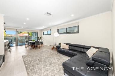 Townhouse For Sale - WA - Rockingham - 6168 - Bespoke Luxury Townhouse  (Image 2)