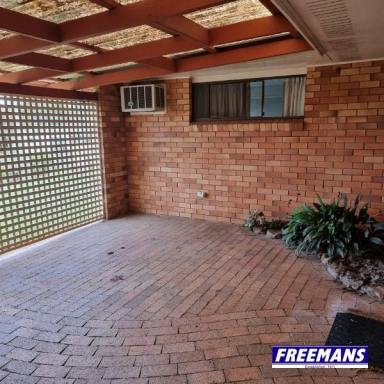 House For Sale - QLD - Kingaroy - 4610 - Private home, hospital hill  (Image 2)