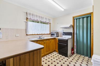 Unit For Sale - TAS - Sorell - 7172 - Neat, Private, and Perfectly Positioned in Sorell  (Image 2)