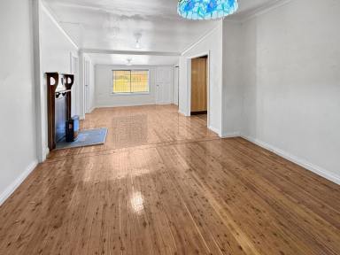 House For Lease - NSW - Narrandera - 2700 - 4 bed with ensuite - family home in Narrandera  (Image 2)