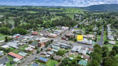 House For Sale - NSW - Dorrigo - 2453 - Dual income opportunity - character home on 1012sqm  (Image 2)