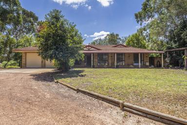 House For Sale - WA - Pinjarra - 6208 - THE WHOLE PACKAGE  (Image 2)