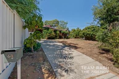 House For Sale - WA - Parmelia - 6167 - A Spacious Home with Endless Potential on a 1,017m² Block  (Image 2)