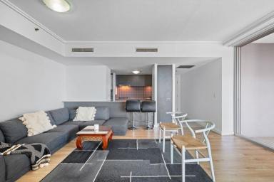 Unit For Sale - QLD - Brisbane City - 4000 - Spacious apartment, inner city location  (Image 2)