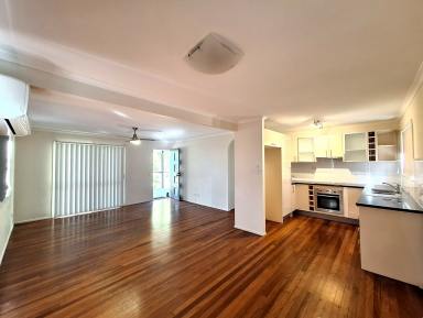 House For Sale - QLD - Macleay Island - 4184 - Quiet and convenient location  (Image 2)