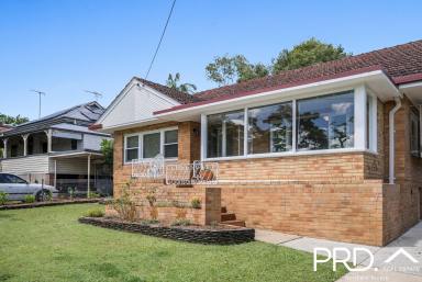 House For Lease - NSW - East Lismore - 2480 - Freshly Renovated Chic Home  (Image 2)