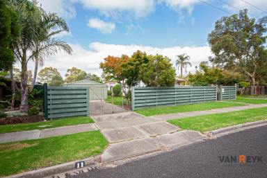 House For Sale - VIC - Bairnsdale - 3875 - Cottage on Large Block Suitable for Renovation or Development  (Image 2)