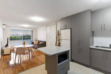 Unit For Sale - WA - West Perth - 6005 - City views - air con with renovated kitchen 2 bed unit  (Image 2)