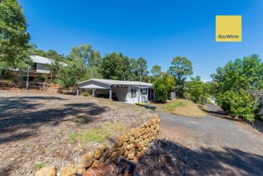 House For Sale - WA - Nannup - 6275 - Charming home in the Heart of Nannup  (Image 2)