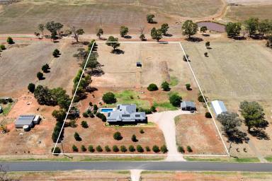 Acreage/Semi-rural Tender - NSW - Temora - 2666 - Stunning 2014 Built Brick Veneer Home on 5 Acres in Bundawarrah Estate  (Image 2)