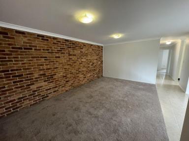 Villa For Lease - NSW - Old Bar - 2430 - TIDY VILLA WITH FENCED YARD  (Image 2)