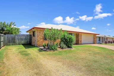 House For Sale - QLD - Bundaberg North - 4670 - BRICK & COLORBOND WITH SIDE ACCESS TO A LARGE YARD!  (Image 2)