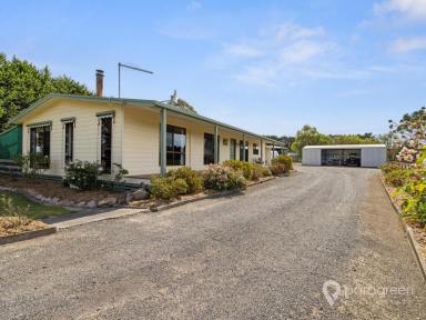 House For Sale - VIC - Foster - 3960 - 12.5 ACRES ON THE EDGE OF TOWN SET UP FOR HORSES  (Image 2)
