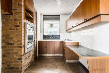 Apartment Leased - VIC - Mentone - 3194 - ACROSS THE ROAD FROM THE BEACH l OCEAN VIEWS l SPACIOUS UNIT  (Image 2)