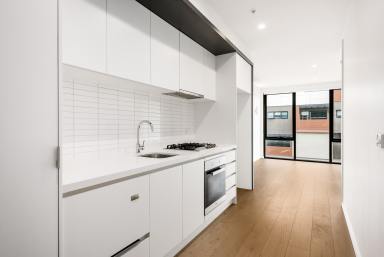 Apartment For Lease - VIC - Mentone - 3194 - STYLISH APARTMENT | SECURE | PRIME LOCATION  (Image 2)