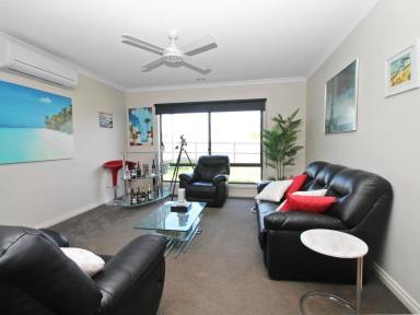 House For Sale - VIC - East Bairnsdale - 3875 - COMFORTABLE DOWNSIZER OR FAMILY HOME READY WHEN YOU ARE  (Image 2)