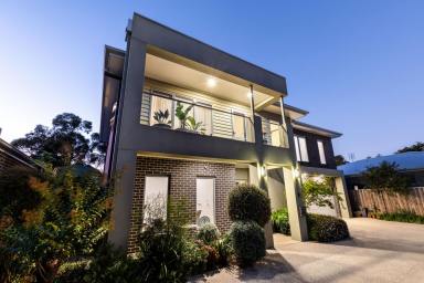 House For Sale - VIC - Bendigo - 3550 - A Stunning Home in the Heart of Bendigo  (Image 2)