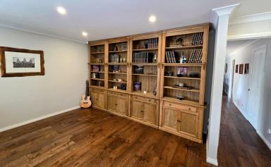 House Leased - VIC - Point Cook - 3030 - Lovely Family Home near School  (Image 2)
